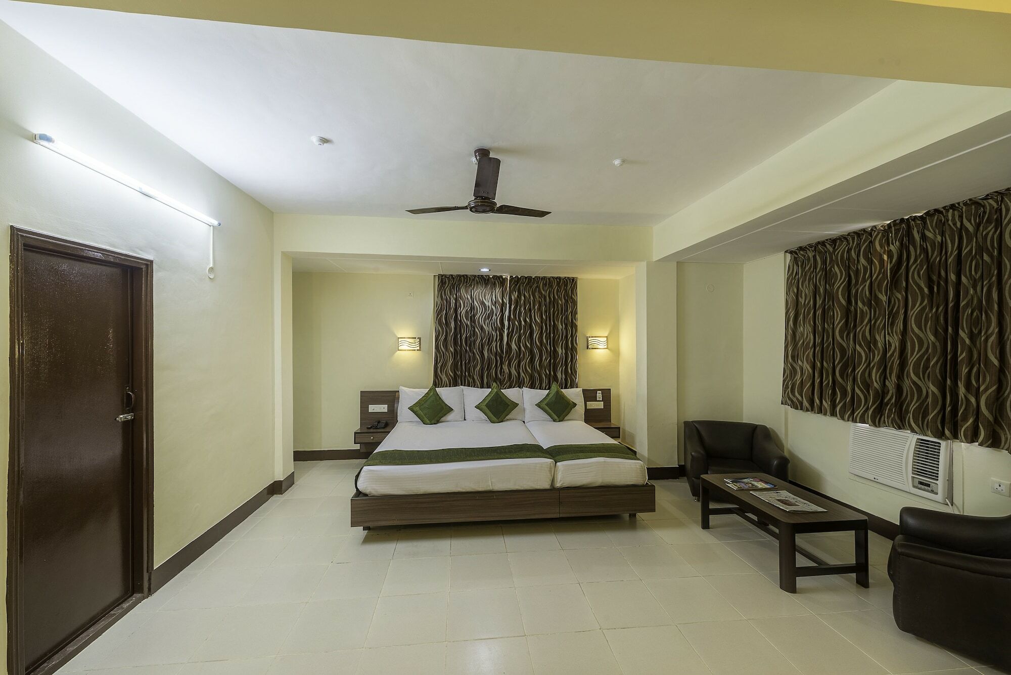 Treebo Green Park Mapusa Bagian luar foto